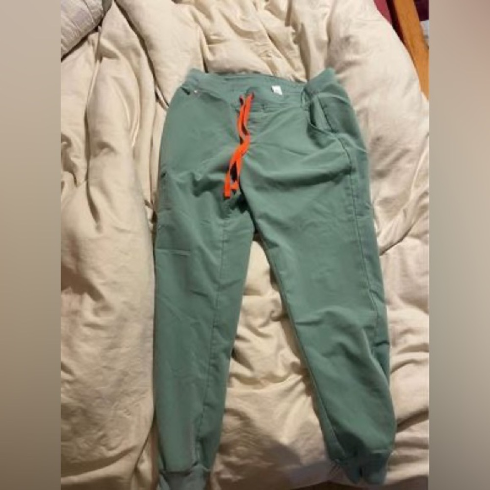 FIGS size medium joggers